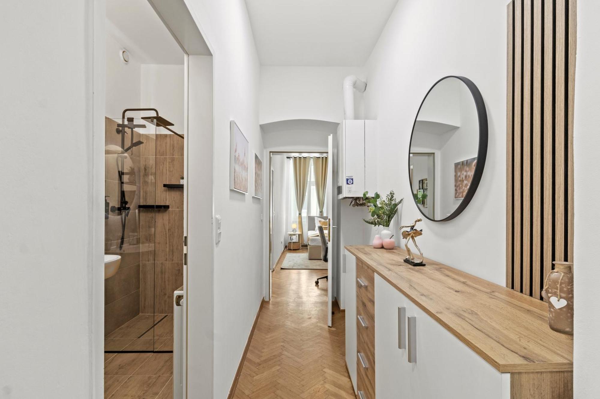 Zentrale, Stilvolle Und Gemuetliche Apartment Wien