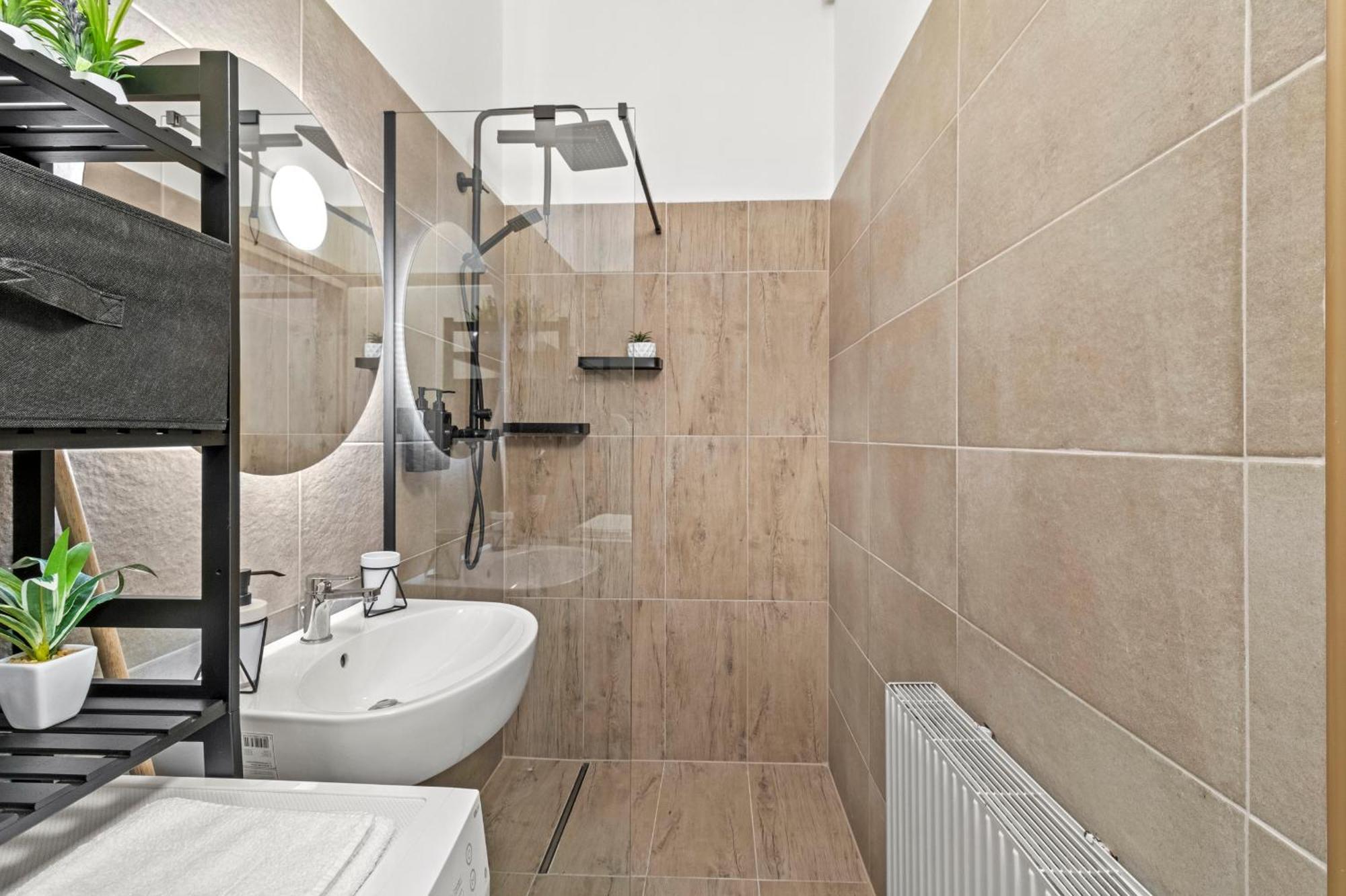 Zentrale, Stilvolle Und Gemuetliche Apartment *